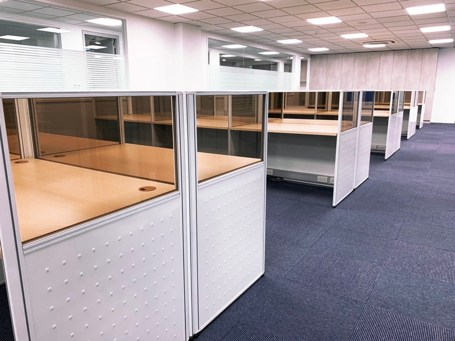 2.5CM屏風